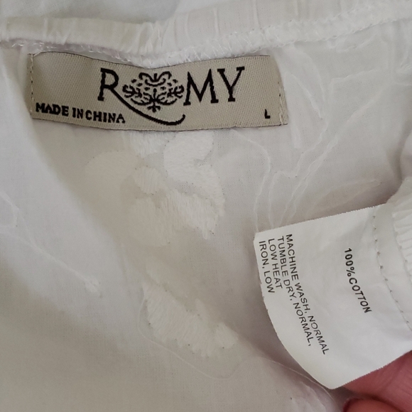 Adorable white Romy top - Picture 4 of 4